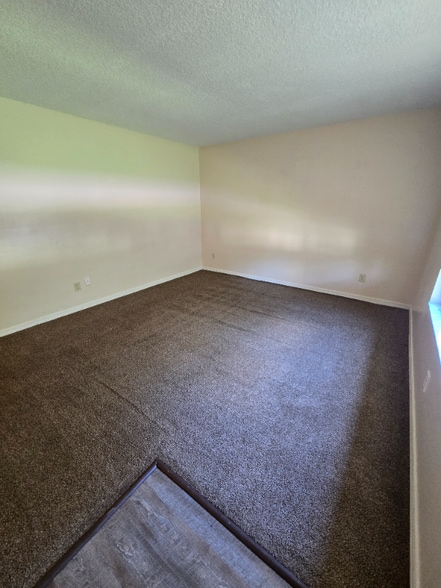 Building Photo - 458 Bentwood Ln