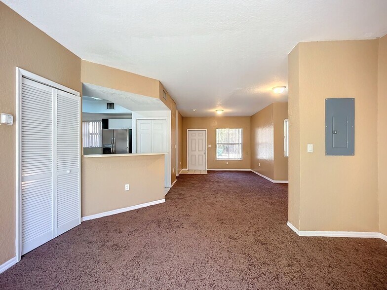 Building Photo - 965 SW 6th Ct