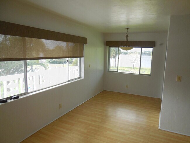 Building Photo - 2180 Lake Osborne Dr