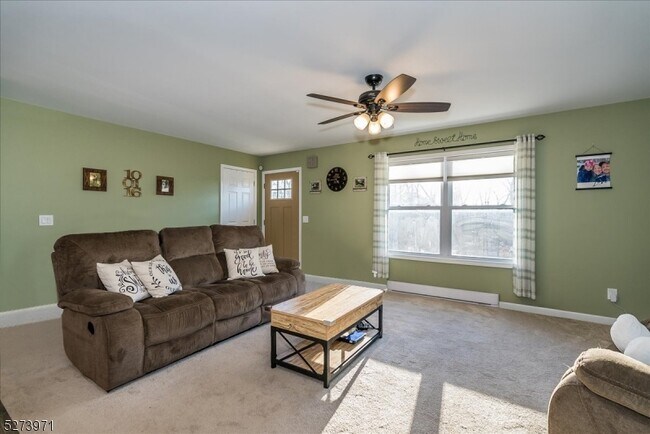 Building Photo - 153 Stag Hill Rd