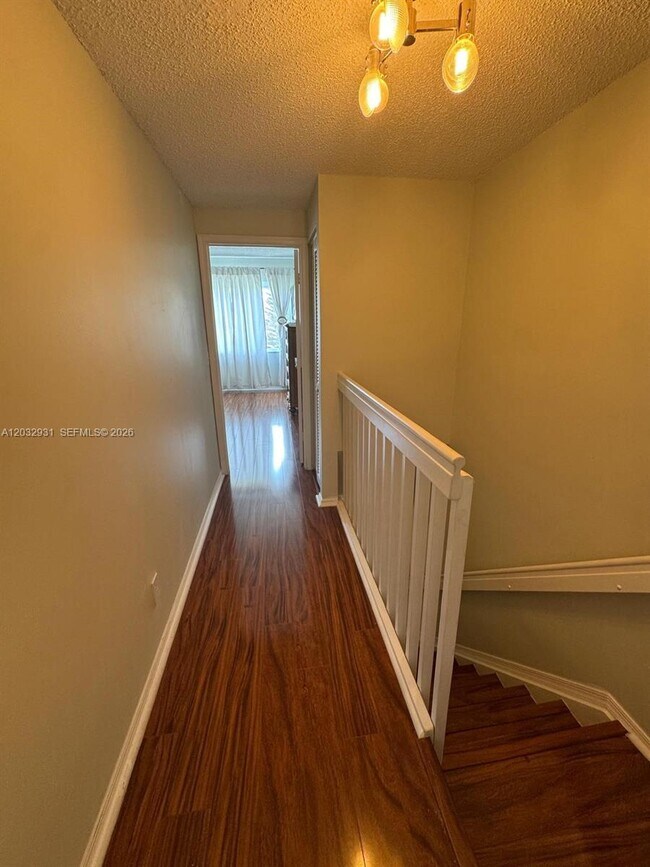 Building Photo - 16682 Hemingway Dr