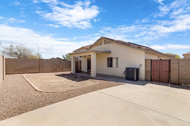 Building Photo - 11518 W Paradise Dr