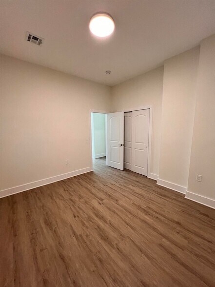 Building Photo - 70 69th St