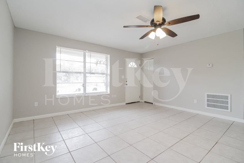 Building Photo - 1180 Sharon Dr