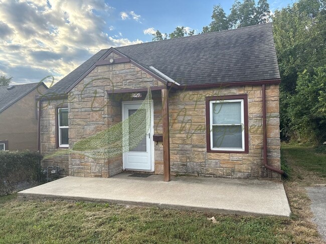 Primary Photo - UPSTAIRS LOFT SPACE!!!