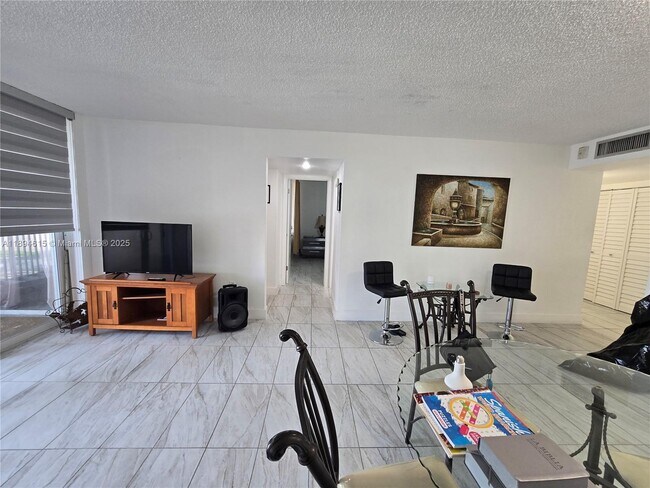 Building Photo - 10801 SW 109th Ct