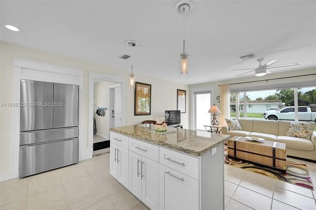 Building Photo - 232 SW 13th St