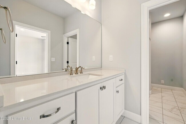 Building Photo - 6218 Mistflower Cir