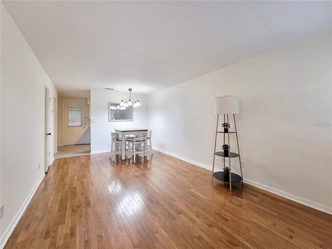 Building Photo - 2635 SW 35th Pl