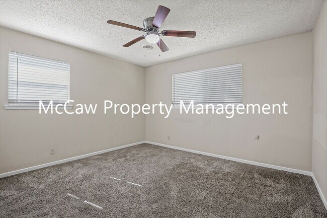 Building Photo - 1110 Rosedale Dr