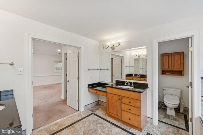 Building Photo - 4 Yellow Plum Ct