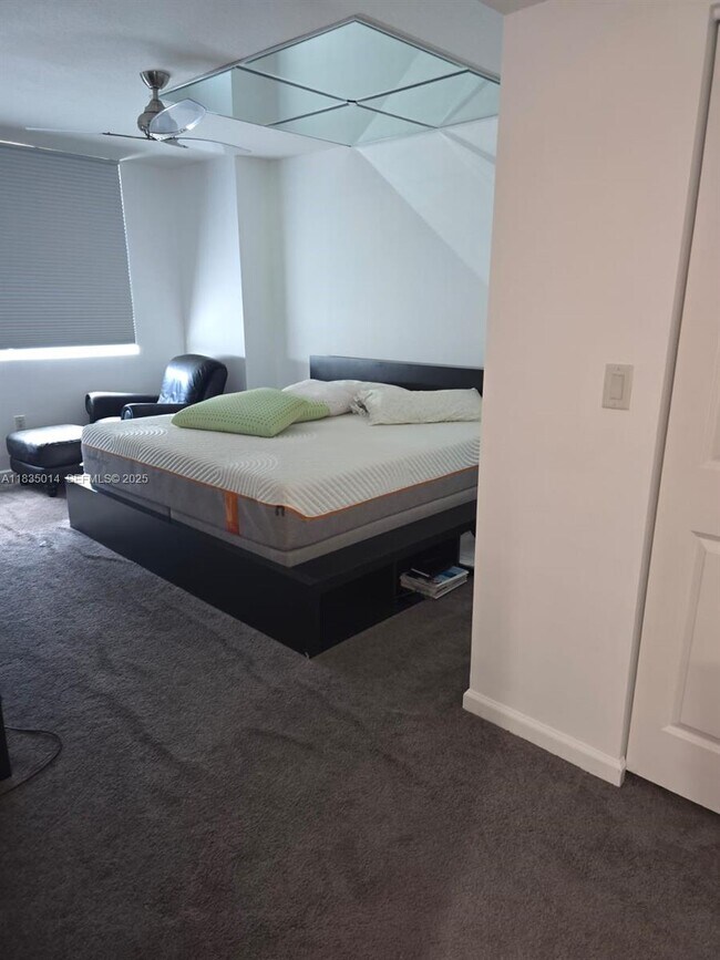 Building Photo - 610 W Las Olas Blvd