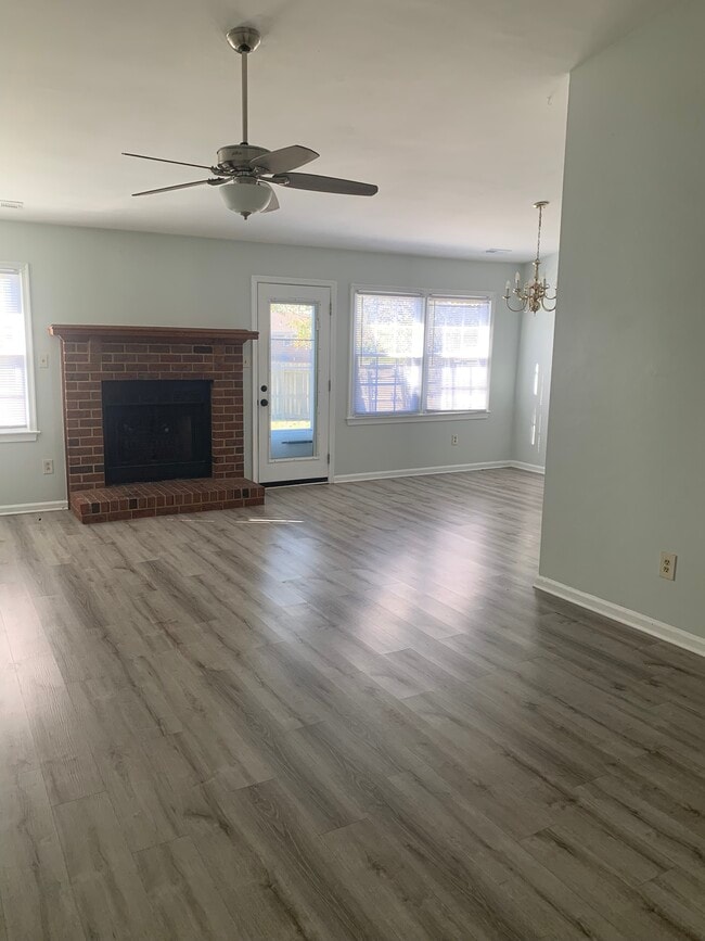 Building Photo - 945 Pink Star Ct