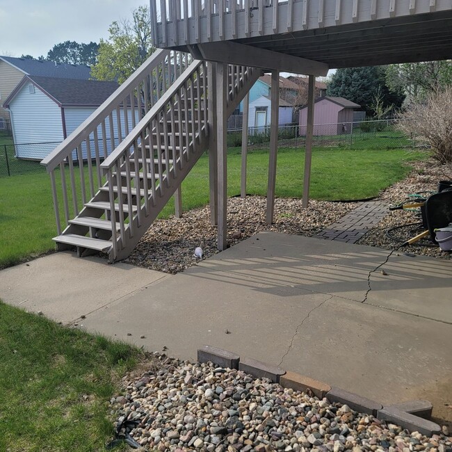 Building Photo - 3 bedroom, 2 bath, single family home.