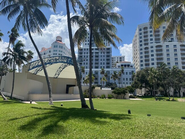 Building Photo - 1527 S Flagler Dr