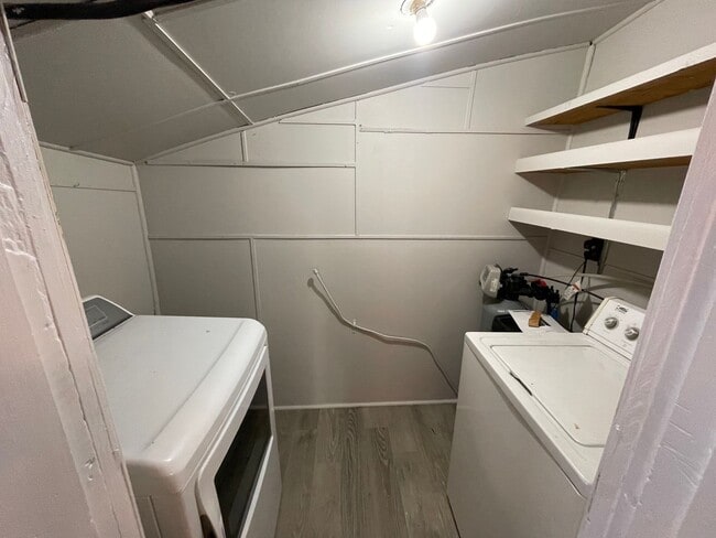 Building Photo - Two Bedroom House in Delphi