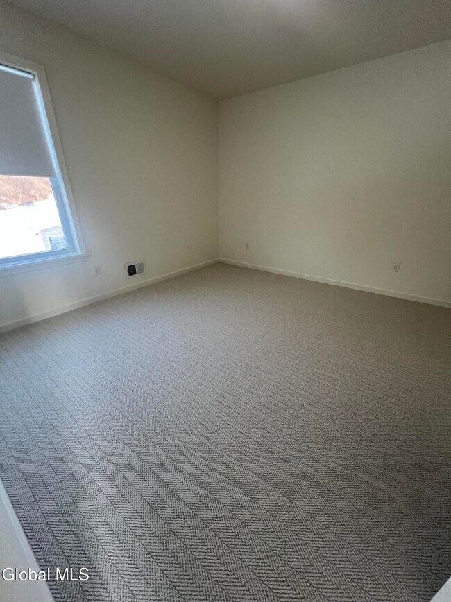 Building Photo - 10 Swatling Dr