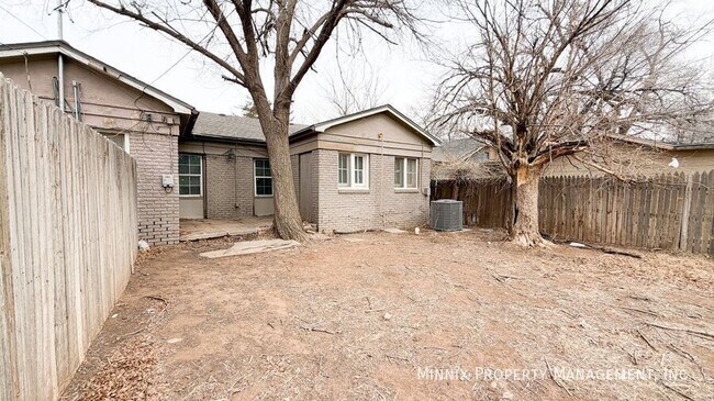 Building Photo - 2009 23rd St