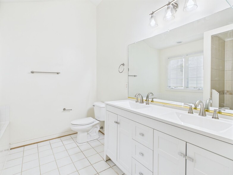Building Photo - 401 Portwest Terrace