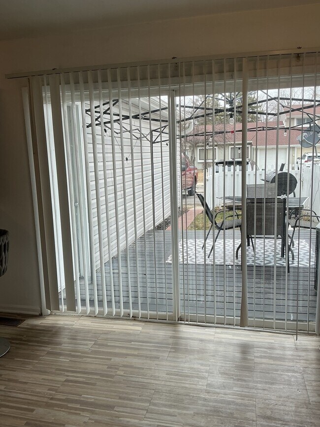 Building Photo - 2333 Windsor Ln