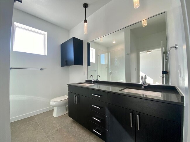 Building Photo - 4801 Springdale Rd