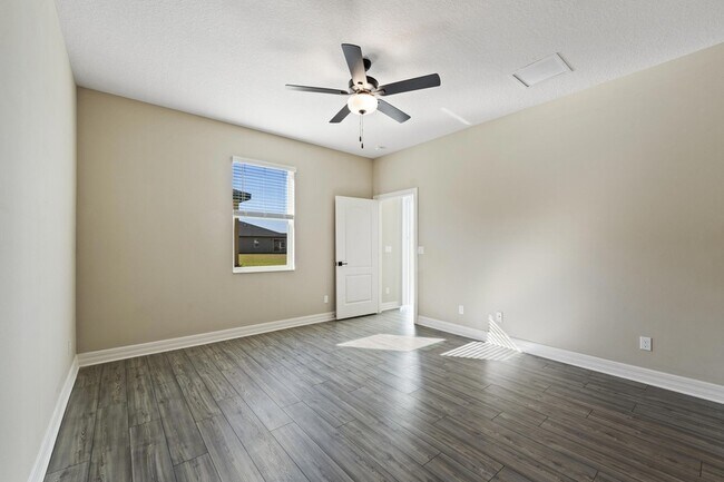 Building Photo - 1817 Party Pl