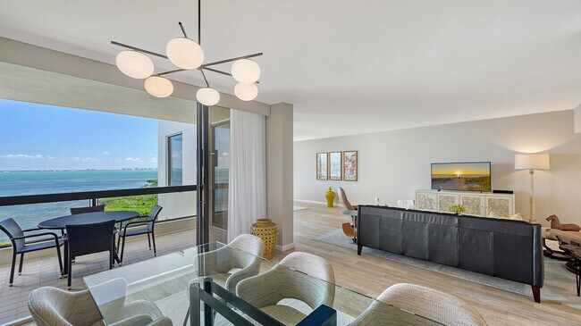 Building Photo - 2020 Harbourside Dr