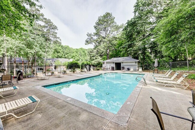 Building Photo - 529 Warm Springs Cir