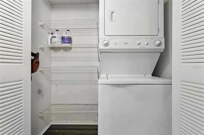 Building Photo - 5263 Images Cir