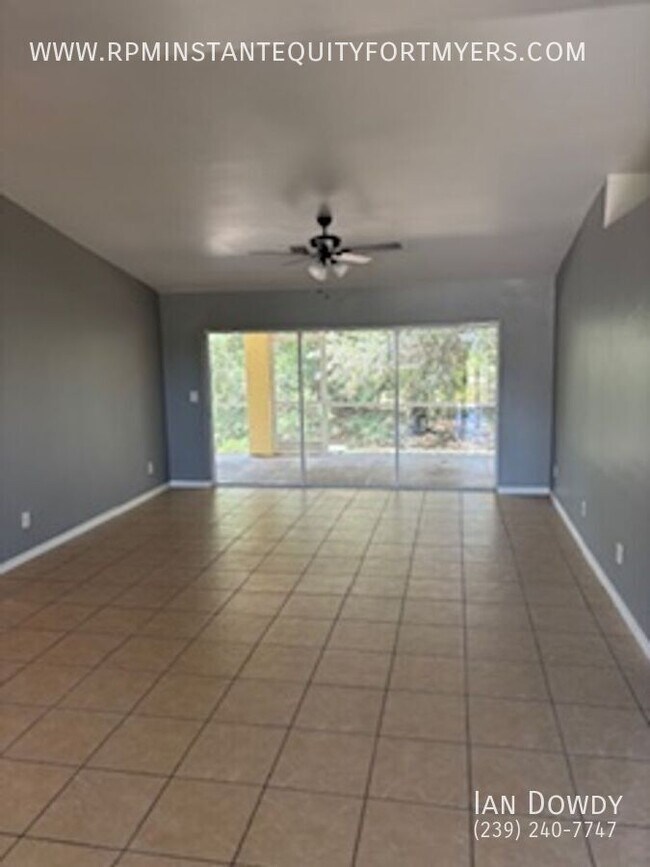 Building Photo - 2531 Sunniland Blvd