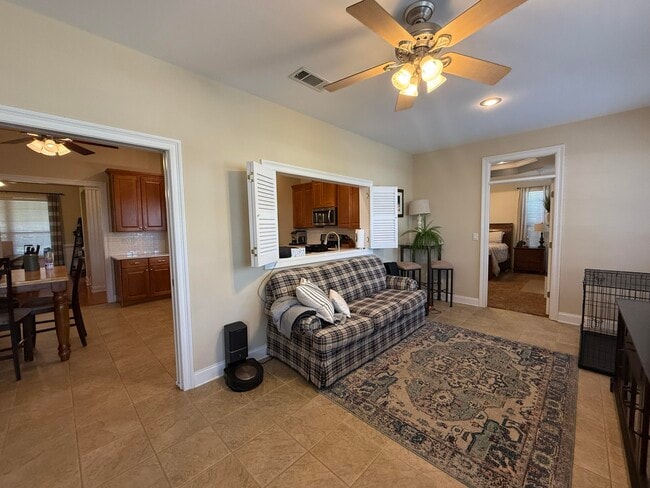 Building Photo - 4410 Windlake Dr