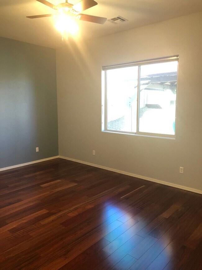 Building Photo - 4 Bedroom 2 Bath in Granville