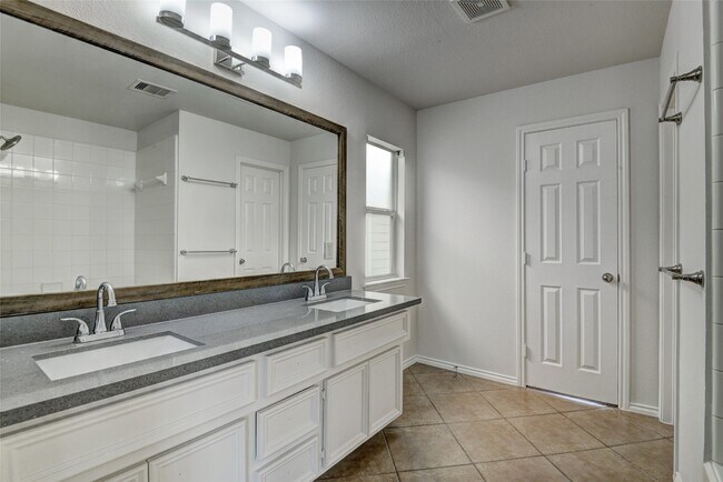 Building Photo - 7042 Plum Creek Terrace Ln