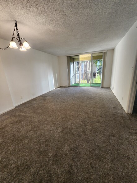 Building Photo - 3341 NW 47th Ter
