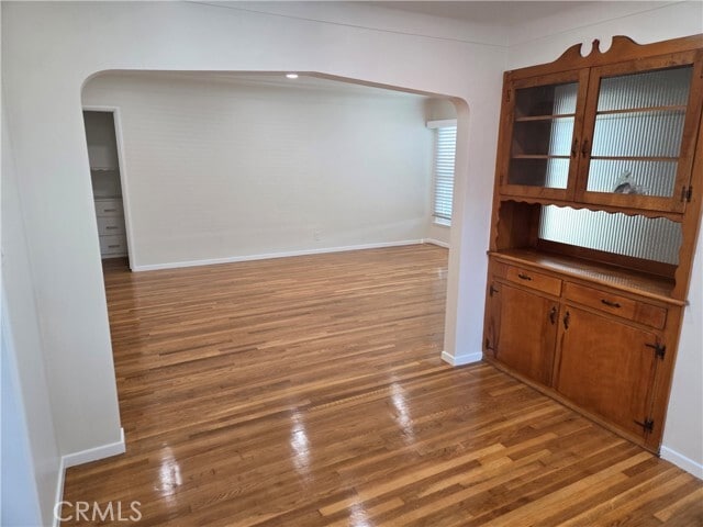 Building Photo - 14001 Dunrobin Ave