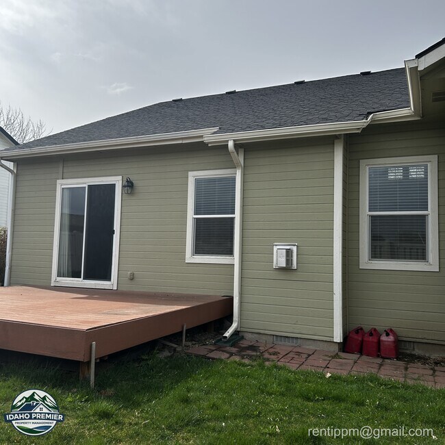 Building Photo - 2546 W Cerulean Dr