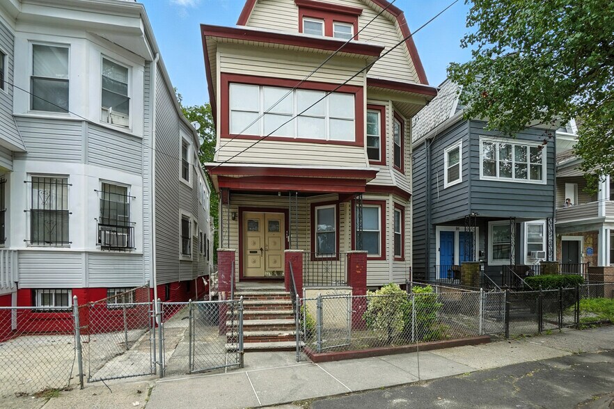 Building Photo - 97 Hopkins Pl