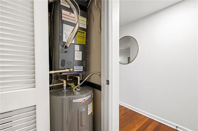 Building Photo - 275 13th St NE