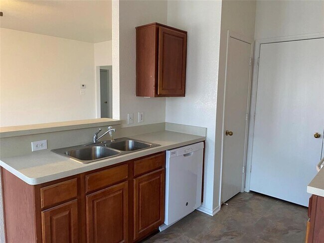 Building Photo - 8645 Arcadia Park Dr