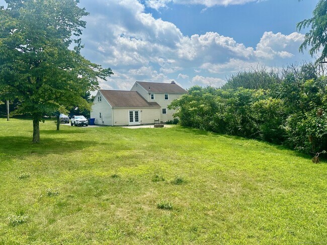 Building Photo - 254 Sand Hill Rd