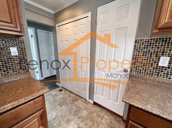 Building Photo - 3 Bedroom Home In Westland $300 off First Month Rent