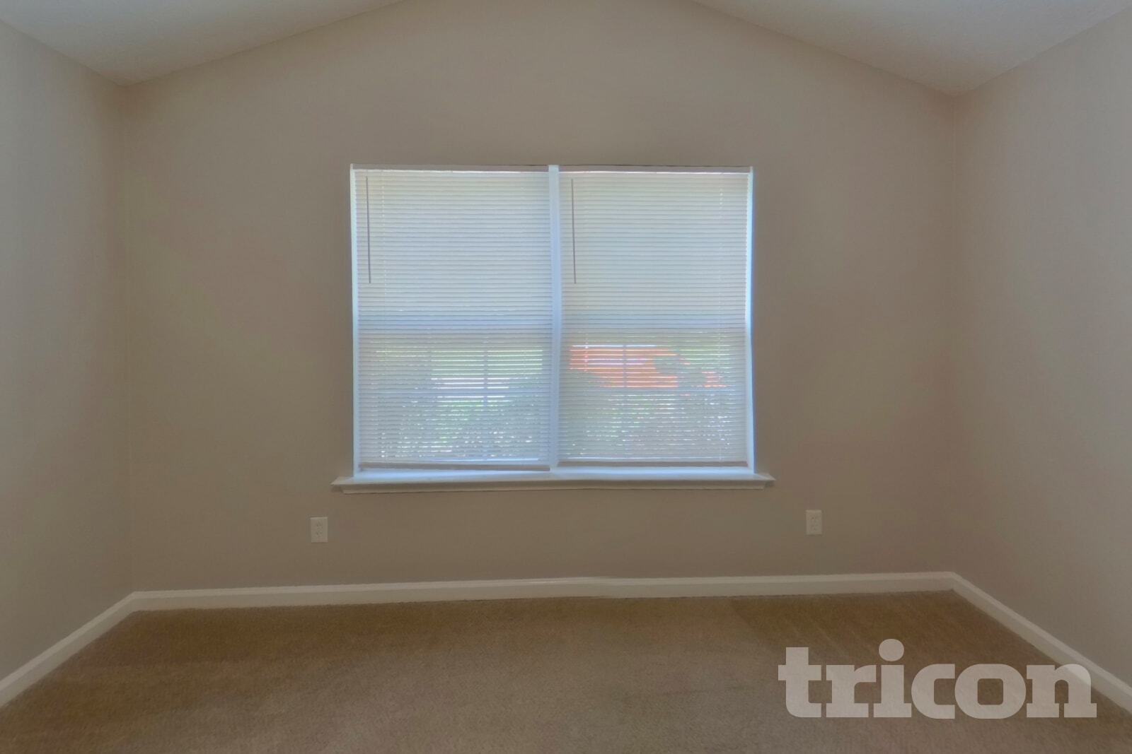 Building Photo - 562 Chisolm Way