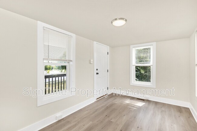 Building Photo - 152 E South St