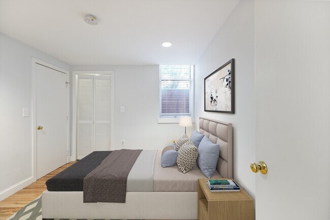 Building Photo - 1763 Beacon St