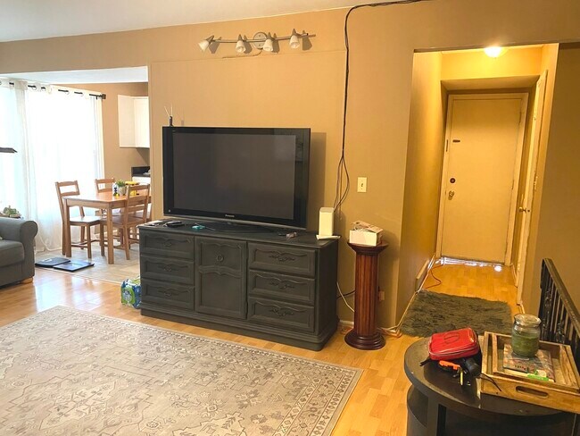 Building Photo - 322 Inverrary Ln