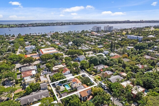 Building Photo - 419 30th St