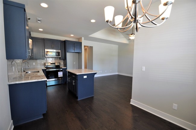 Building Photo - 2035 S Florida Way