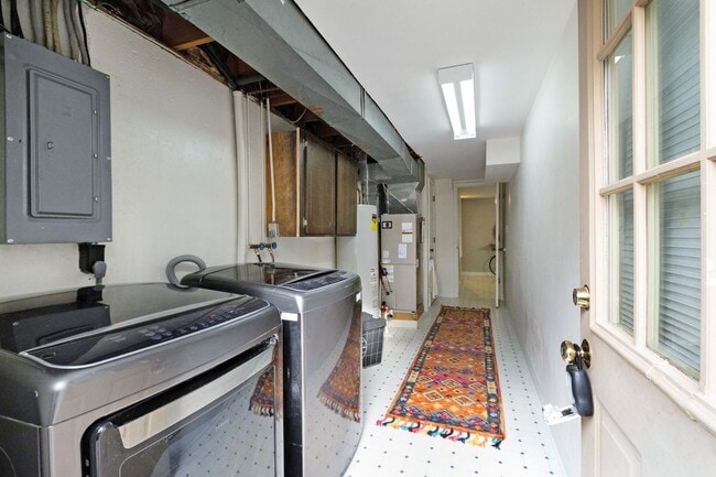Building Photo - Townhouse by Quality Home Management