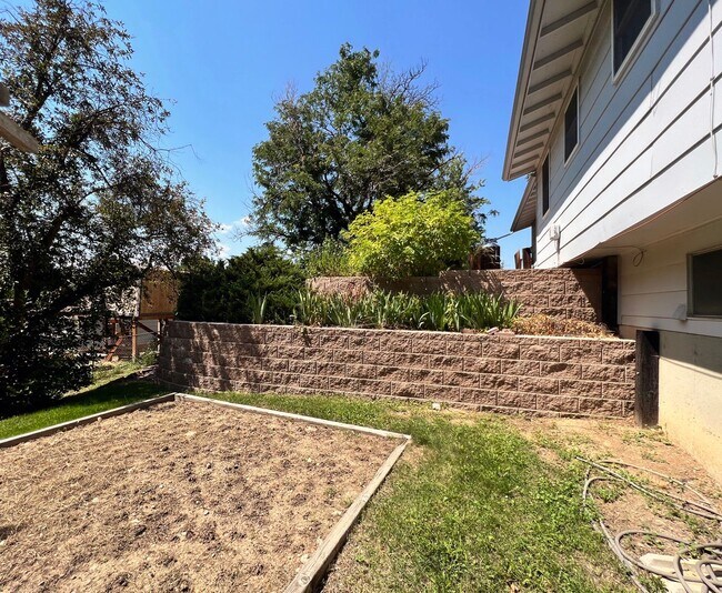 Building Photo - 7535 Otis St