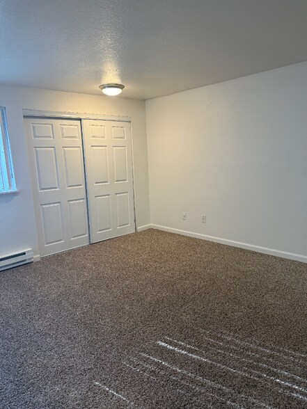 Building Photo - 903 SW 185th Ave